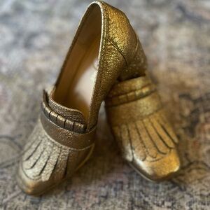 Kenneth Cole; in EUC just minor scratches as shown in the picture, true size 8.